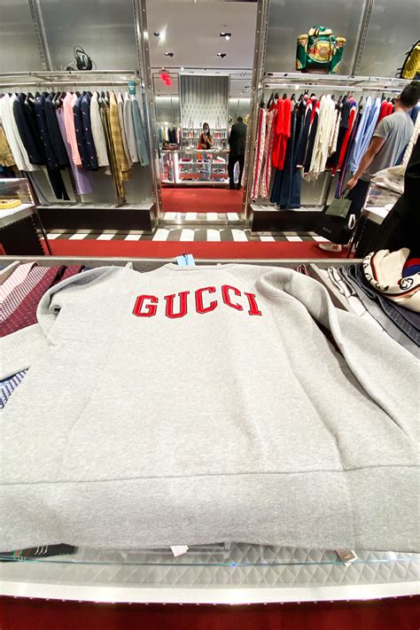 outlet gucci uomo|Gucci outlet stores near me.